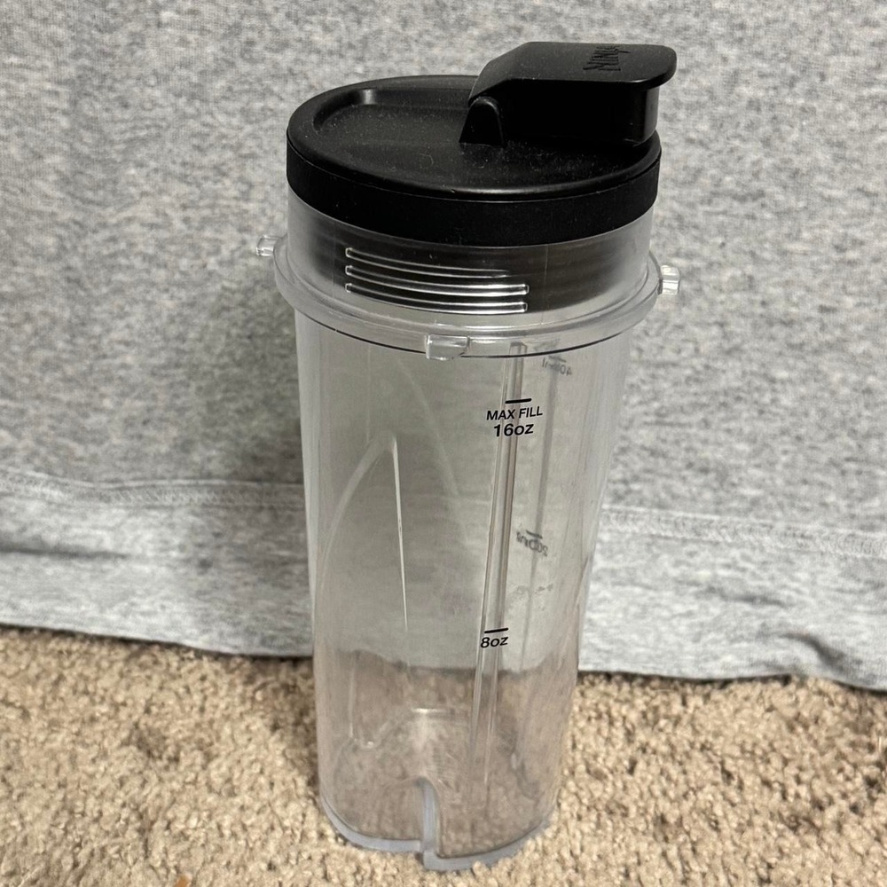 Ninja 16 oz Single Serve Blender Replacement Cup Sip & Seal Flip Lid OEM Part